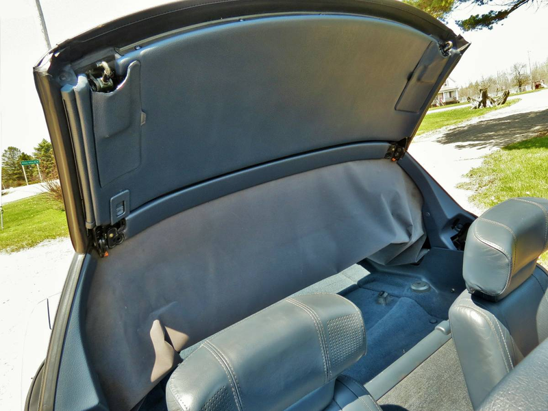 Illustration for article titled For $6,300, Would You Get The Drop On This 1988 Mazda RX7 Convertible?